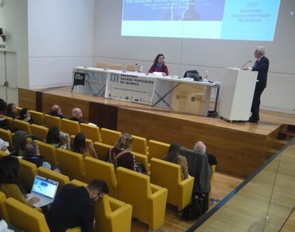 Presentando al Dr. Legido Soto en XXV Encontro Gallego Portugues de Quimica